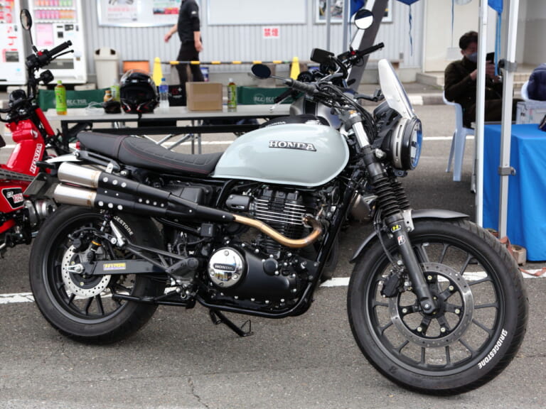 2本出しアップマフラーがカッコイイ！ 鈴鹿で見つけたGB350Sカスタム【TSR編】